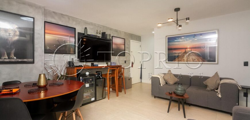 Apartamento reformado com vista para a Praia de Ipanema
