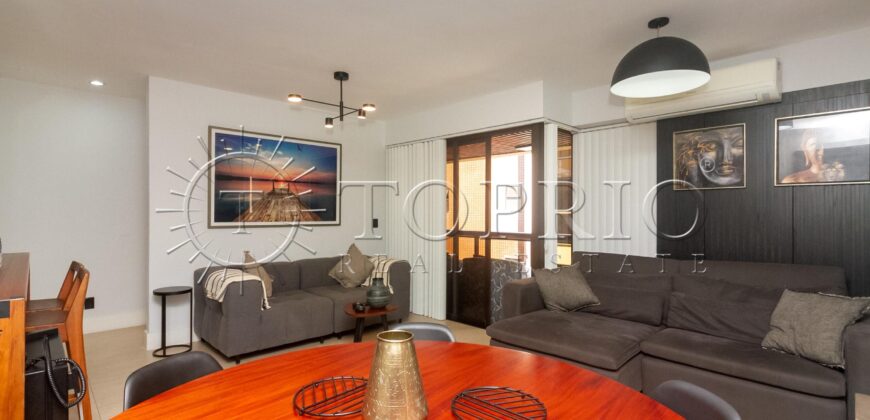 Apartamento reformado com vista para a Praia de Ipanema