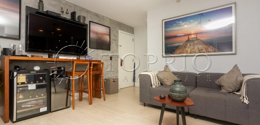 Apartamento reformado com vista para a Praia de Ipanema