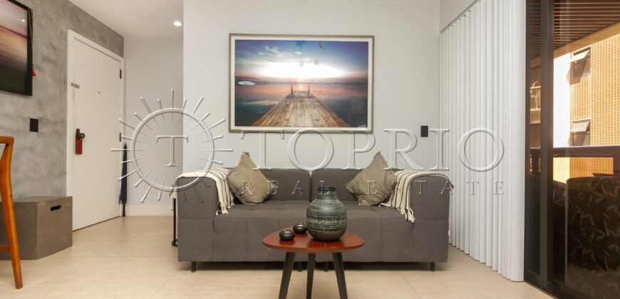 Apartamento reformado com vista para a Praia de Ipanema