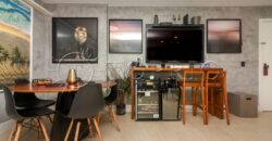 Apartamento reformado com vista para a Praia de Ipanema