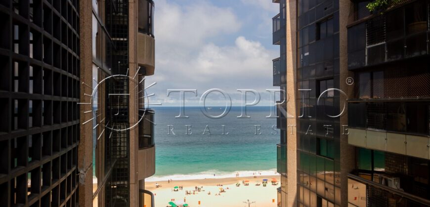 Apartamento reformado com vista para a Praia de Ipanema