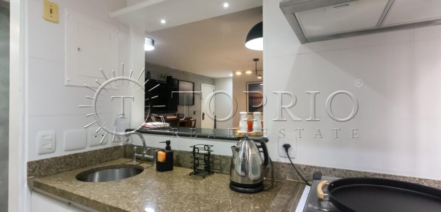 Apartamento reformado com vista para a Praia de Ipanema