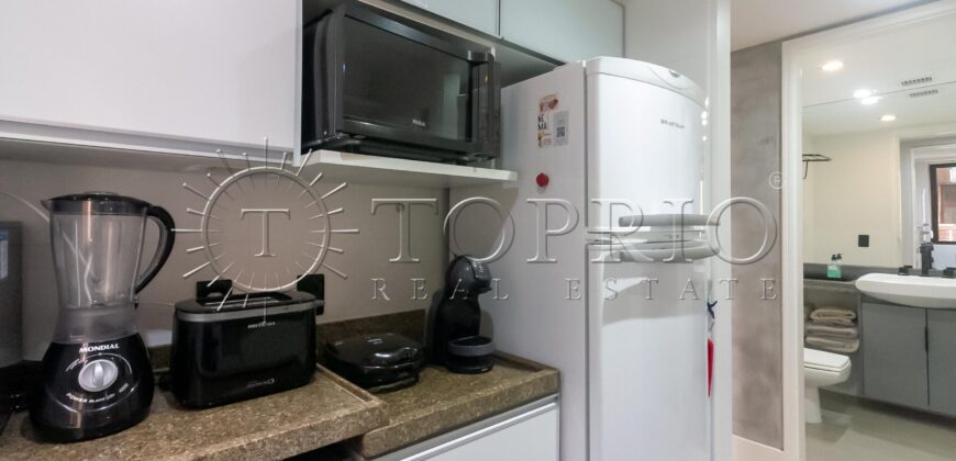 Apartamento reformado com vista para a Praia de Ipanema