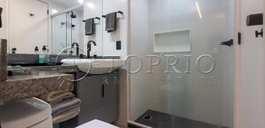 Apartamento reformado com vista para a Praia de Ipanema