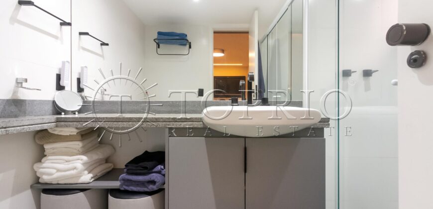 Apartamento reformado com vista para a Praia de Ipanema