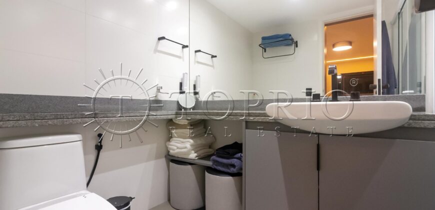 Apartamento reformado com vista para a Praia de Ipanema