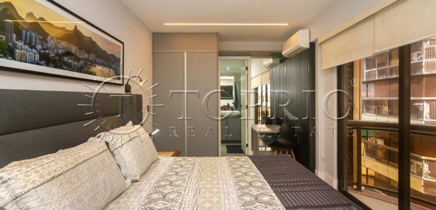 Apartamento reformado com vista para a Praia de Ipanema