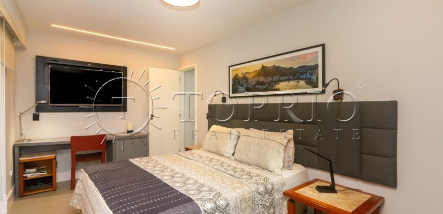 Apartamento reformado com vista para a Praia de Ipanema