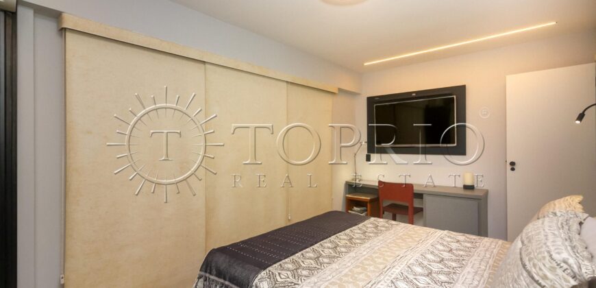 Apartamento reformado com vista para a Praia de Ipanema