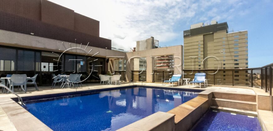 Apartamento reformado com vista para a Praia de Ipanema