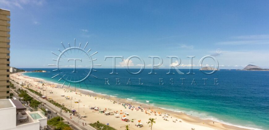 Apartamento reformado com vista para a Praia de Ipanema