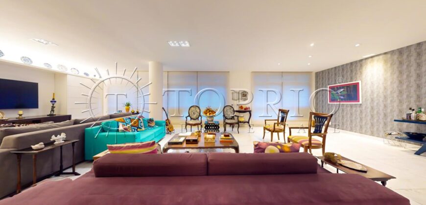 Apartamento de 261 m², silencioso, em rua nobre no Leblon.