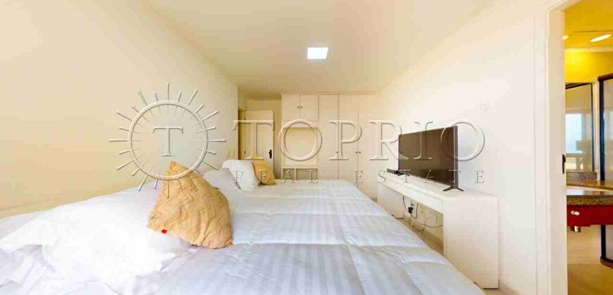 Apartamento de 91 m², reformado, com vista frontal para a Praia de Ipanema