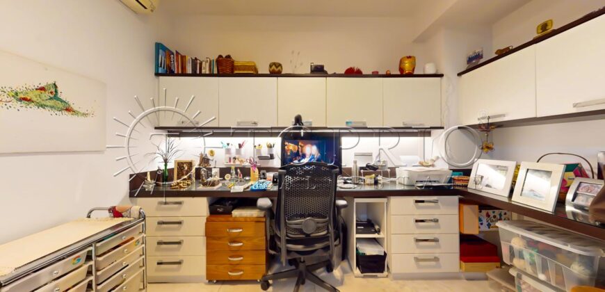 Apartamento de 261 m², silencioso, em rua nobre no Leblon.