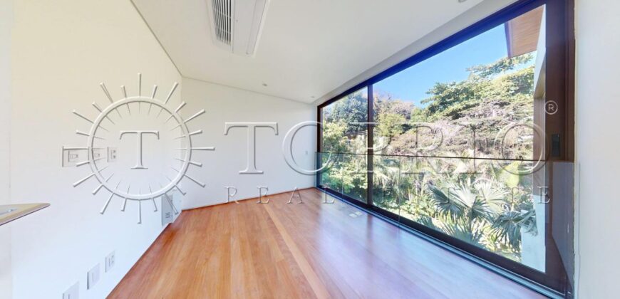 Espetacular casa duplex com 470m² de área construída