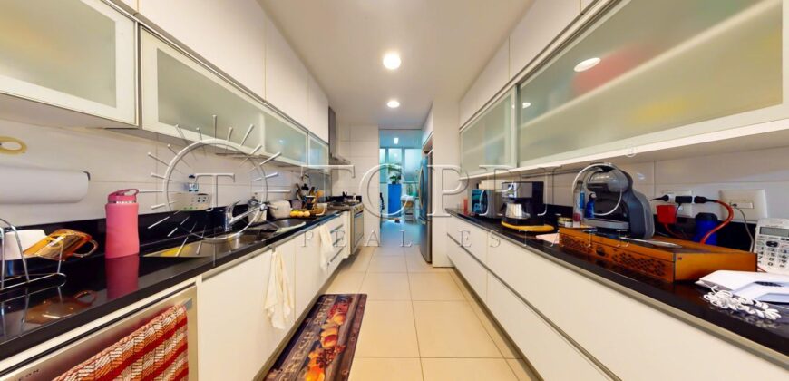 Apartamento de 261 m², silencioso, em rua nobre no Leblon.