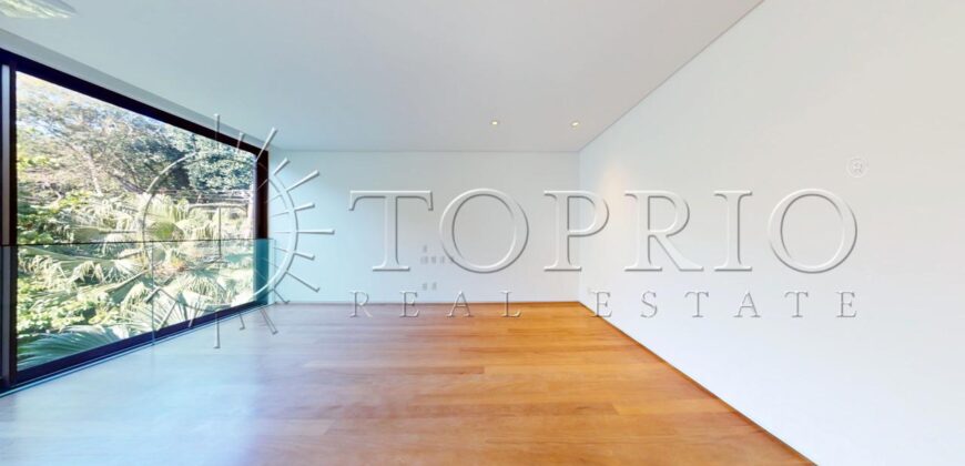 Espetacular casa duplex com 470m² de área construída