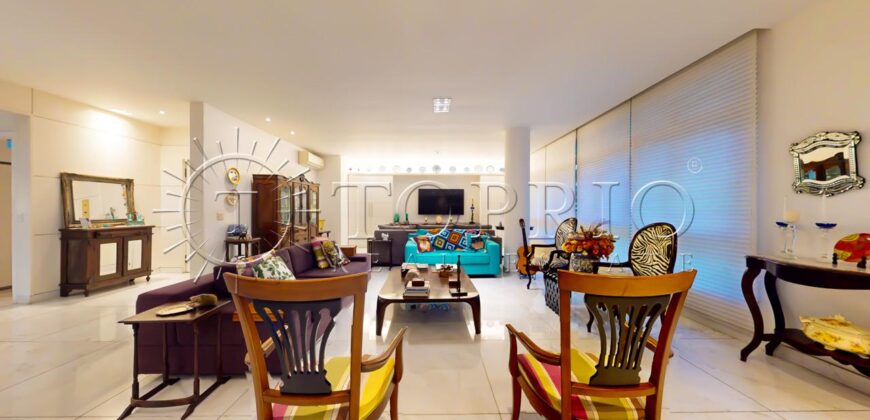 Apartamento de 261 m², silencioso, em rua nobre no Leblon.