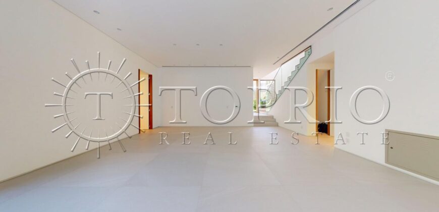 Espetacular casa duplex com 470m² de área construída