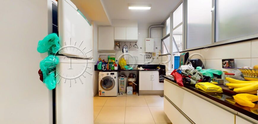 Apartamento de 261 m², silencioso, em rua nobre no Leblon.