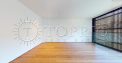 Espetacular casa duplex com 470m² de área construída