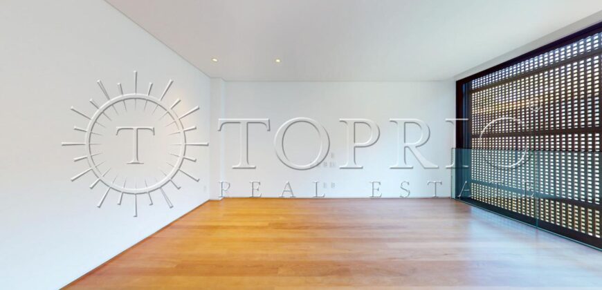 Espetacular casa duplex com 470m² de área construída