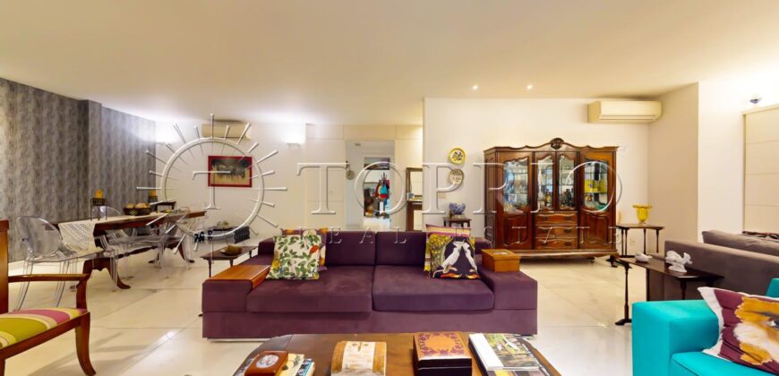 Apartamento de 261 m², silencioso, em rua nobre no Leblon.