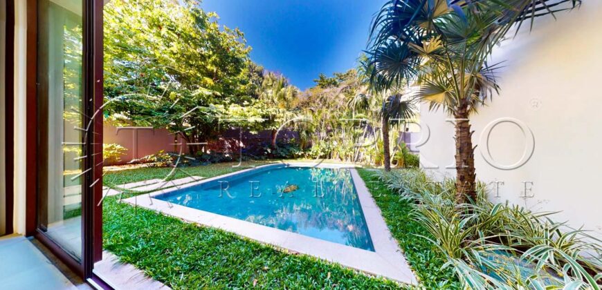 Espetacular casa duplex com 470m² de área construída