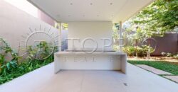 Espetacular casa duplex com 470m² de área construída