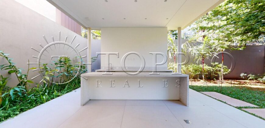 Espetacular casa duplex com 470m² de área construída