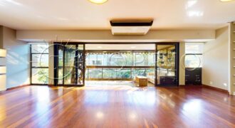 Apartamento de 272 m², silencioso e em rua excelente, no Leblon.