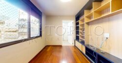 Apartamento de 272 m², silencioso e em rua excelente, no Leblon.
