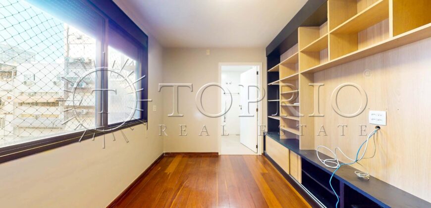 Apartamento de 272 m², silencioso e em rua excelente, no Leblon.