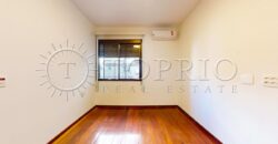 Apartamento de 272 m², silencioso e em rua excelente, no Leblon.