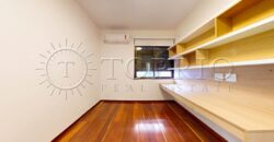 Apartamento de 272 m², silencioso e em rua excelente, no Leblon.