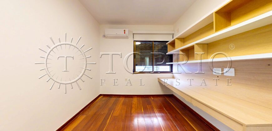Apartamento de 272 m², silencioso e em rua excelente, no Leblon.