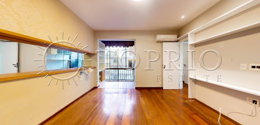 Apartamento de 272 m², silencioso e em rua excelente, no Leblon.