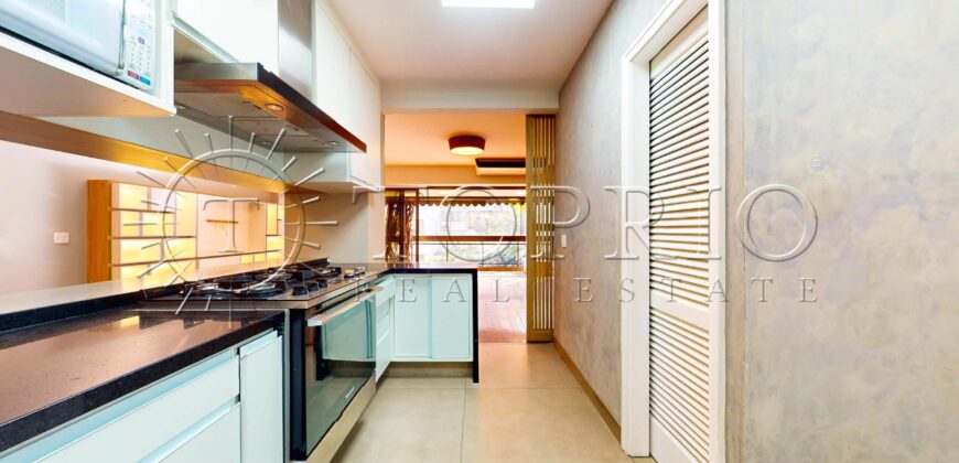 Apartamento de 272 m², silencioso e em rua excelente, no Leblon.
