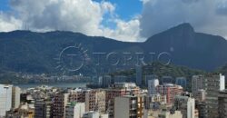 Apartamento reformado de 75m², em Ipanema