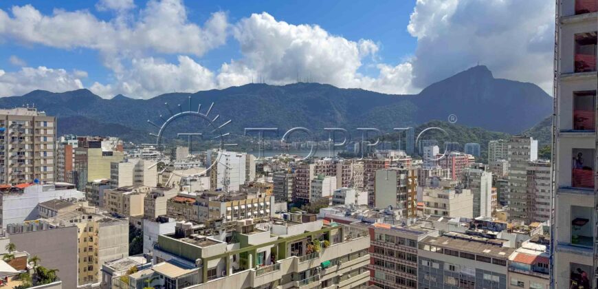 Apartamento reformado de 75m², em Ipanema