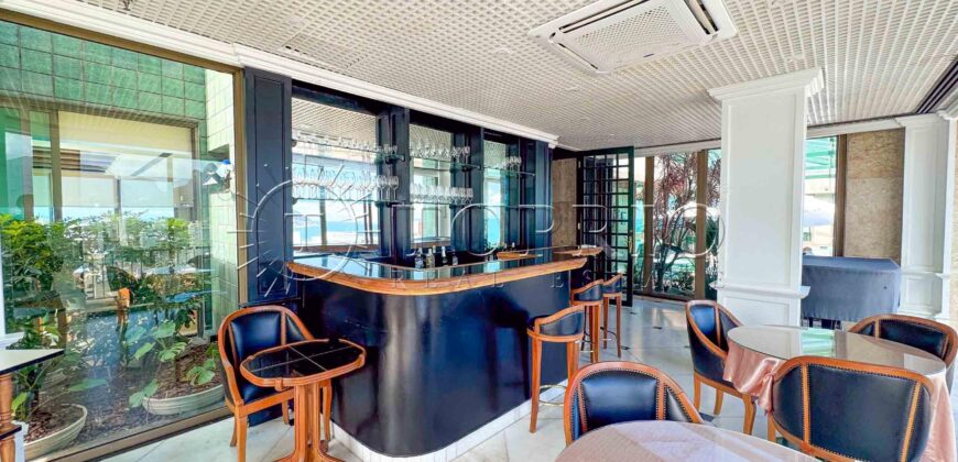 Apartamento reformado de 75m², em Ipanema