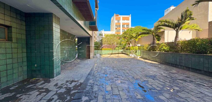Apartamento reformado de 75m², em Ipanema