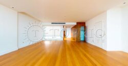 Cobertura Duplex Reformada com Vista Deslumbrante da Praia de Ipanema