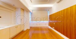 Cobertura Duplex Reformada com Vista Deslumbrante da Praia de Ipanema