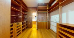 Cobertura Duplex Reformada com Vista Deslumbrante da Praia de Ipanema