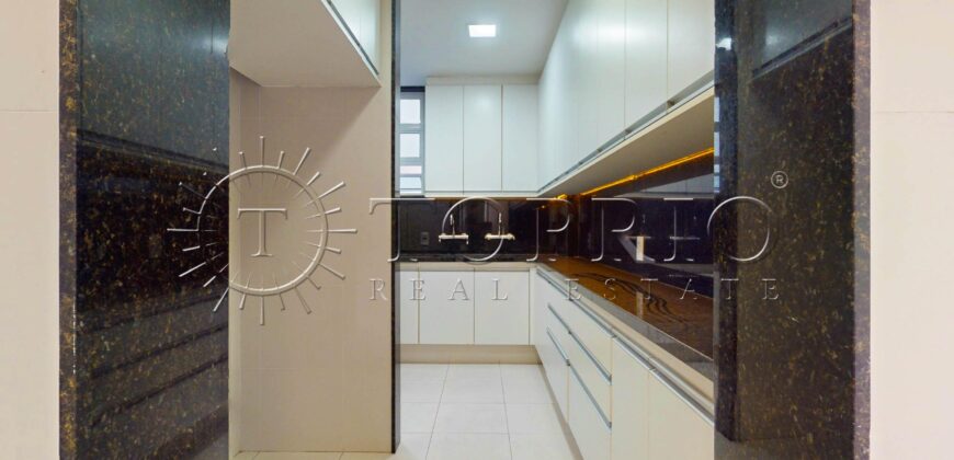 Cobertura Duplex Reformada com Vista Deslumbrante da Praia de Ipanema