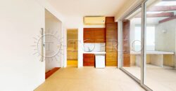 Cobertura Duplex Reformada com Vista Deslumbrante da Praia de Ipanema