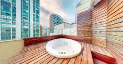 Cobertura Duplex Reformada com Vista Deslumbrante da Praia de Ipanema