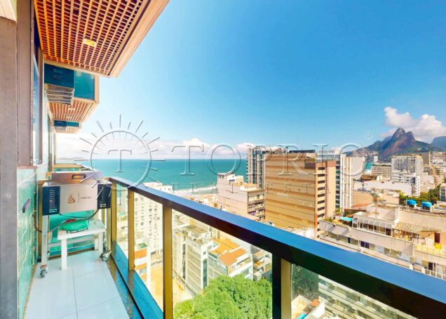 Apartamento reformado de 75m², em Ipanema